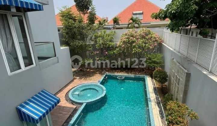 Rent a modern minimalist luxury house Graha Famili 2