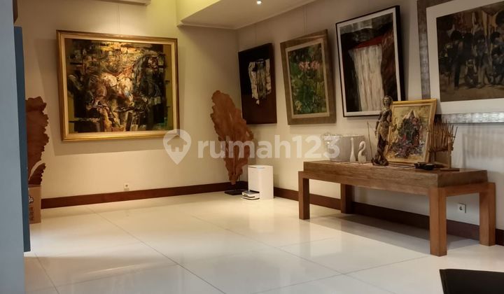 rumah mewah golf view pakuwon indah bagus modern minimalis besar 2