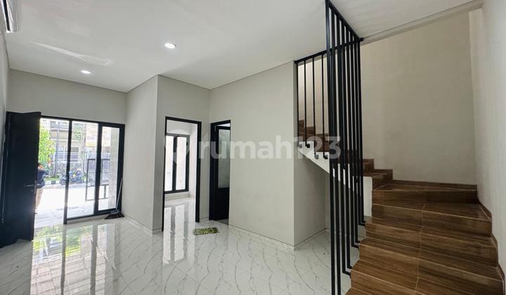 Rumah baru gress modern siap huni jalan lebar murah
