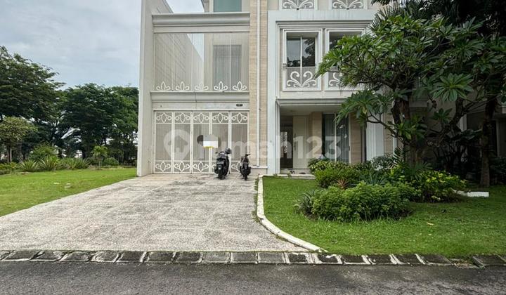 Dijual Rumah Pakuwon Indah Grand Embassy Riz Golf 3 Lantai
