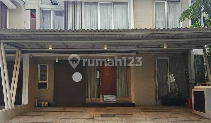 Jual Rumah Northwest Depan Danau Minimalis Lebar 9 Siap Huni