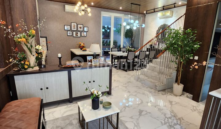 rumah pakuwon indah bagus full furnish interior murah minimalis