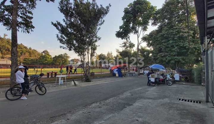 MEWAH Rumah Villa 2 lantai Fasilitas Jogging Track di lembang Cidadap 2