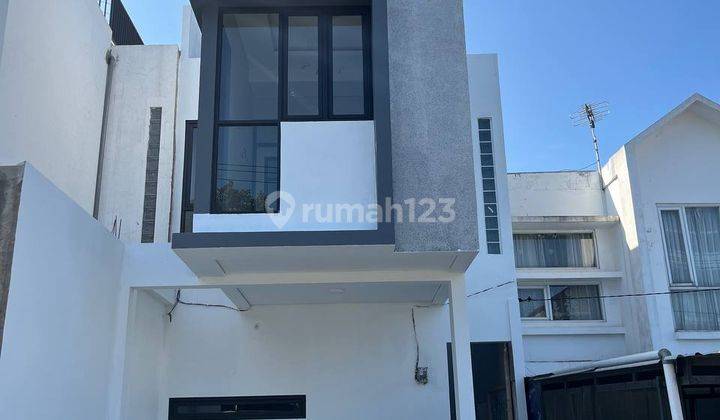 Rumah Baru Plus Rooftop !5 Menit Ke Pemkot Cimahi di Sayap Permana 1