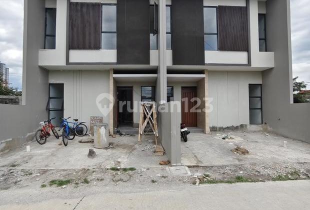  Rumah Baru Minimalis Gaya kekinian On progress Modern di Batununggal Bandung