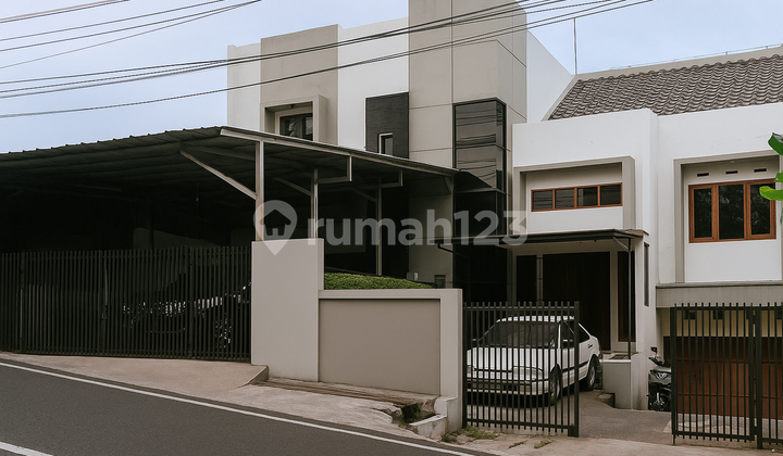 Dijual Cepat Rumah mewah 3 Lantai dan Ruang Usaha Lokasi Strategis di Mainroad Kolmas Cimahi Dijual Cepat Rumah mewah 3 Lantai dan Ruang Usaha Lokasi Strategis di Mainroad Kolmas Cimahi
