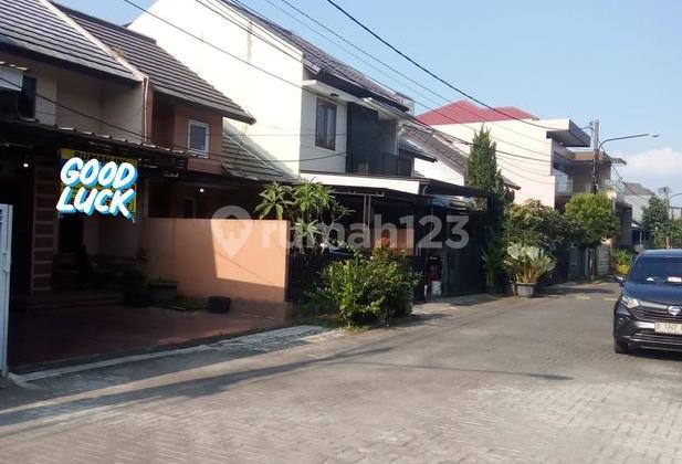 For Sale: Comfortable and Lush House in Pinus Regency Bandung Complex 2