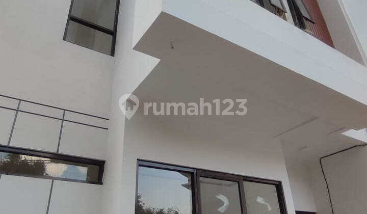 Rumah customized design hadir dalam cluster yang asri di kawasan padasuka bandung. 1