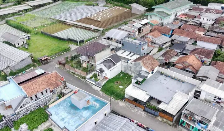 Ready-to-build plot suitable for Villa near Lembang hot spring, North Bandung. Ready-to-build plot suitable for Villa near Lembang hot spring, North Bandung.