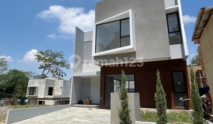 Desain Mewah, Udara Dingin, dan Pemandangan Hijau Rumah Baru di Cluster Cisitu Dago Kota Bandung