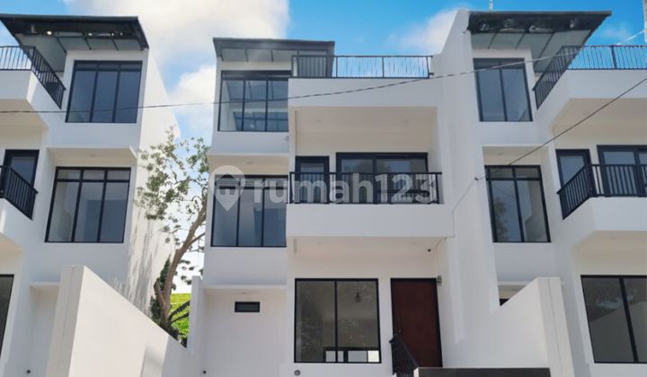 Harga Berani Diadu! Dijual Rumah 2,5 Lantai di dekat Tubagus Ismail Dipati Ukur Dago Cigadung Kota Bandung Harga Berani Diadu! Dijual Rumah 2,5 Lantai di dekat Tubagus Ismail Dipati Ukur Dago Cigadung Kota Bandung