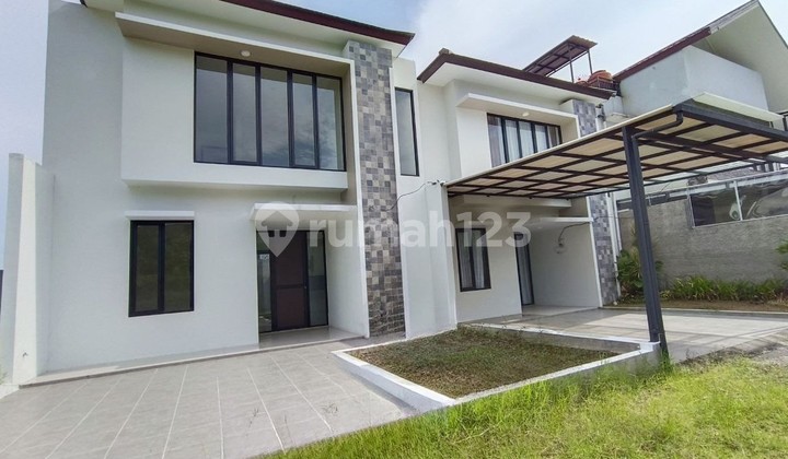 Minimalist ready-to-occupy house in the Gegerkalong wing of Setiabudi Regency, North Bandung.