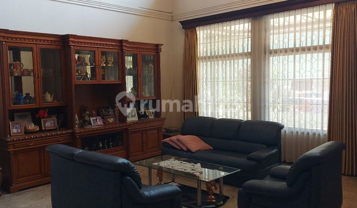 DIJUAL RUMAH MEWAH LOKASI STRATEGIS HALAMAN LUAS DI AREA SETIABUDI BANDUNG UTARA DEKAT KAMPUS UPI UNPAS NHI 2