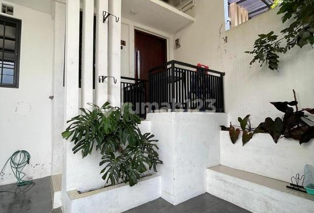 Fully Furnished 2.5-Story House with City Light View in Cihanjuang, Near Gegerkalong, Cimahi Pasteur 2