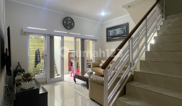 DIJUAL RUMAH BAGUS TERAWAT CLASSIC MODERN KAWASAN KIARASARI BUAHBATU