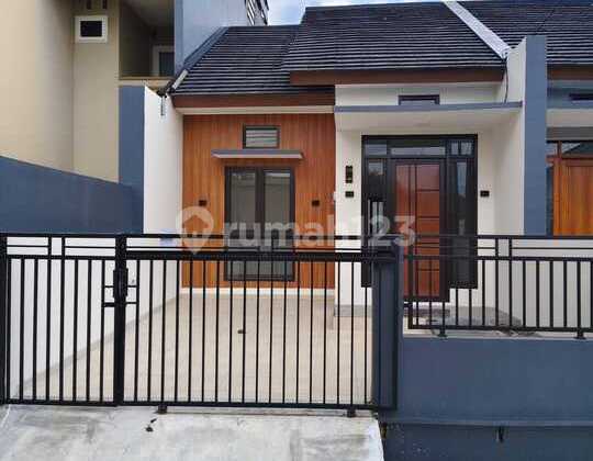 Rumah Baru Gaya Modern Konsep Mezanin di Cisaranten Kulon Arcamanik Bandung