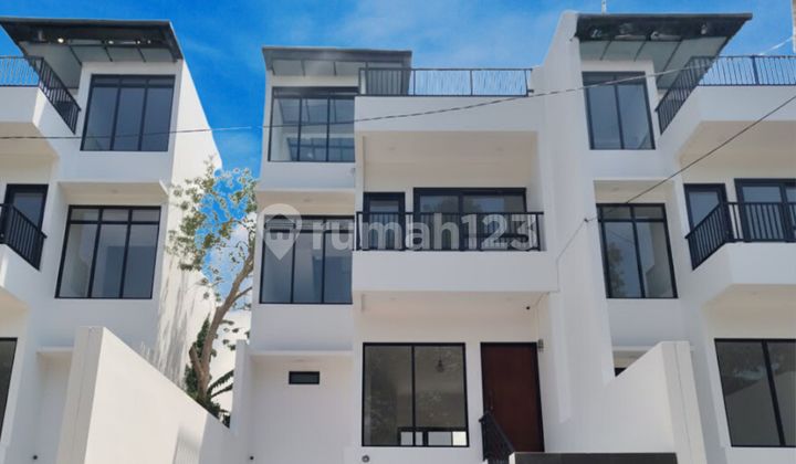 Rumah Luas Banget Plus Rooftop Rasa Villa di Kota Bandung di Sayap Dago Cigadung Tubagus Ismail Rumah Luas Banget Plus Rooftop Rasa Villa di Kota Bandung di Sayap Dago Cigadung Tubagus Ismail