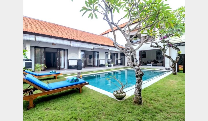 Villa Minimalis Modern dengan Pemandangan Sawah di Pererenan Villa Minimalis Modern dengan Pemandangan Sawah di Pererenan