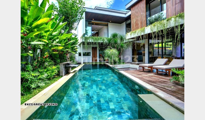 New Modern Tropical Style Villa in Umalas