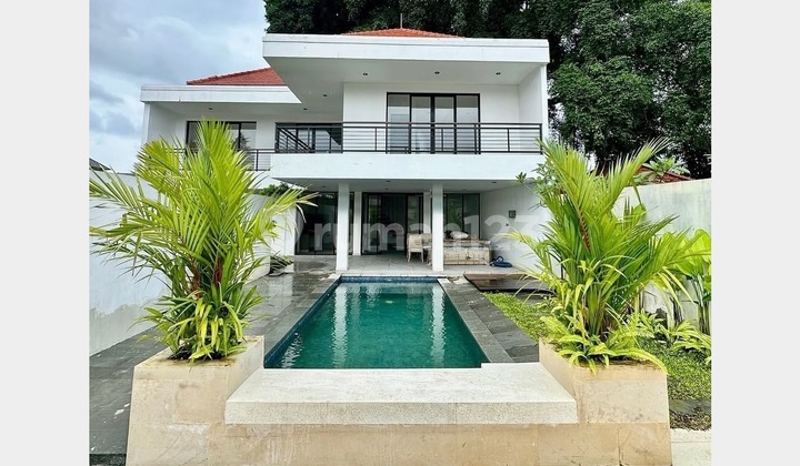 Beautiful 5Br Villa di Sanur Hanya 5 Menit ke Pantai Sanur