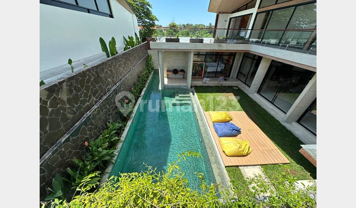New Luxury Villa 4 Bedrooms Dekat Pelabuhan Sanur New Luxury Villa 4 Bedrooms Dekat Pelabuhan Sanur