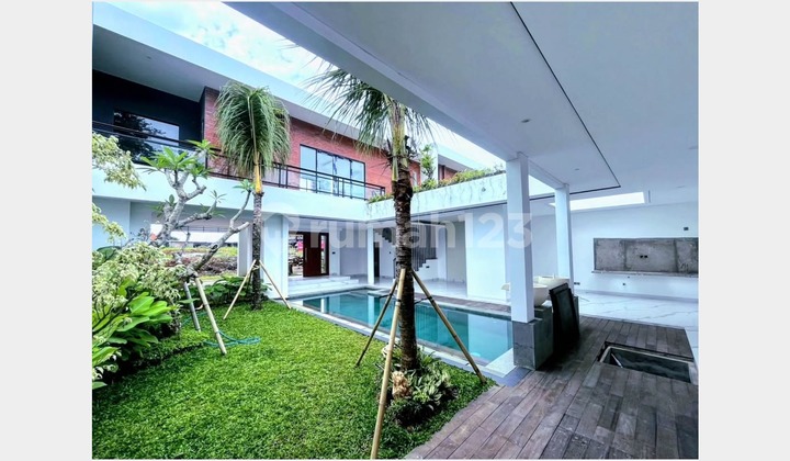 New Modern Minimalist Villa with Tropical Nuance in Ungasan New Modern Minimalist Villa with Tropical Nuance in Ungasan