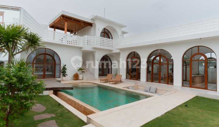 Modern Villa with Sunset & Rice Field View in Kelating Saori Beach