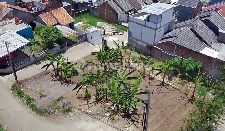 For sale, ready-to-build mature land plot in Pesona Cihanjuang Housing Complex. For sale, ready-to-build mature land plot in Pesona Cihanjuang Housing Complex.