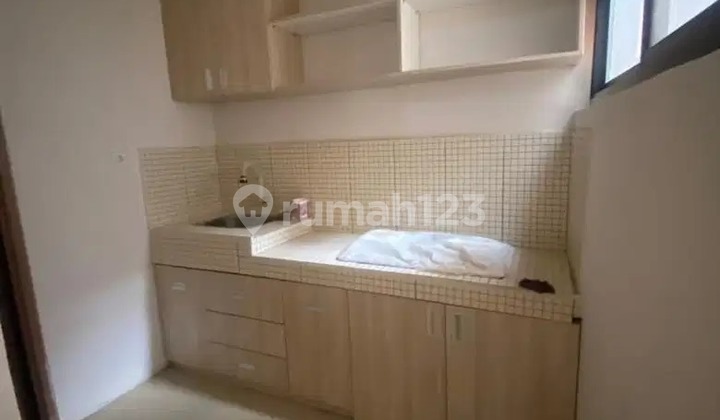 For sale, ideal for investment. Comfortable house with an apartment concept in Pajajaran, central Bandung city. 2