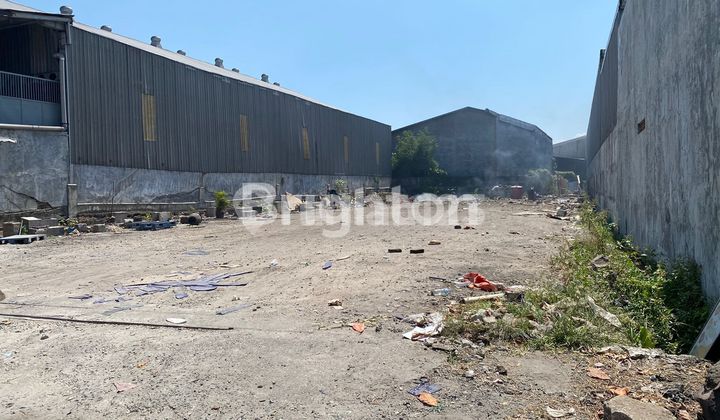 LAND ON TAMBAK LANGON STREET, SURABAYA, SUITABLE FOR CONTAINER DEPOT AND TRUCK PARKING. LAND ON TAMBAK LANGON STREET, SURABAYA, SUITABLE FOR CONTAINER DEPOT AND TRUCK PARKING.