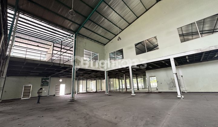 HOOK FACTORY IN BERBEK 5500M² WITH 40" CONTAINER ACCESS HOOK FACTORY IN BERBEK 5500M² WITH 40" CONTAINER ACCESS