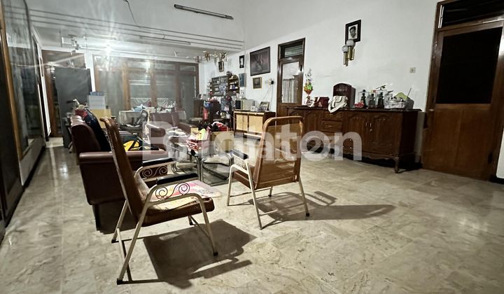 LOKASI STRATEGIS DEKAT CARL’s Jr Kertajaya Indah Surabaya Timur 2