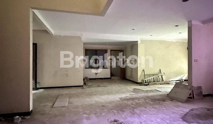 RUMAH HITUNG TANAH 2 LT DI GRAHA FAMILI SURABAYA 2