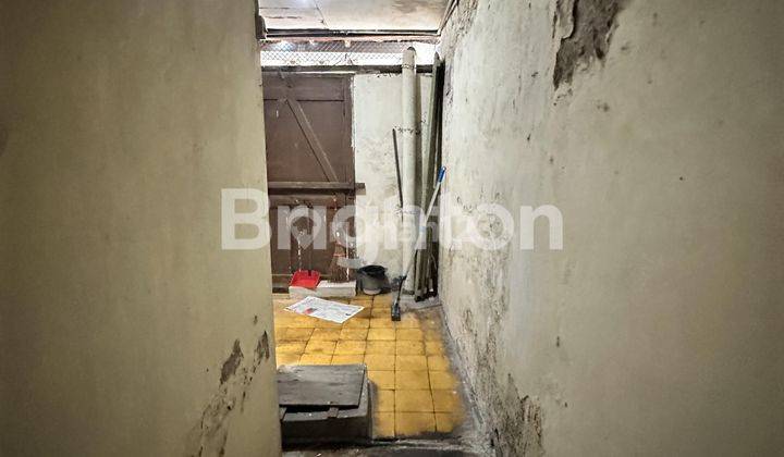 RUKO LOKASI KOMERSIAL DEKAT TUNJUNGAN PLAZA SURABAYA 2