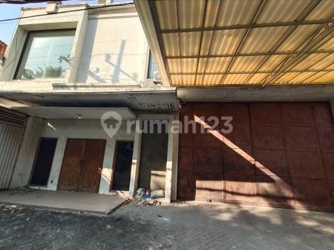 Affordable 2-Storey Ready-to-Use Commercial House in Karam Gayam, Strategic Location in the City, Suitable for Offices, Supermarkets, etc. 2