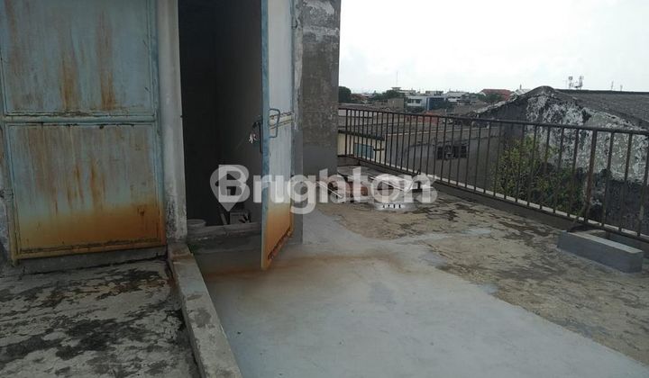 4-STORY SHOPHOUSE ON JL SONGOYUDAN SURABAYA 2