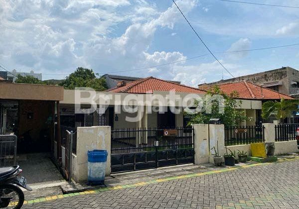Rumah di Nginden Surabaya Strategis Rumah di Nginden Surabaya Strategis