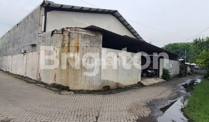 WAREHOUSE 2 STORIES ON GELAM MAIN ROAD SIDOARJO