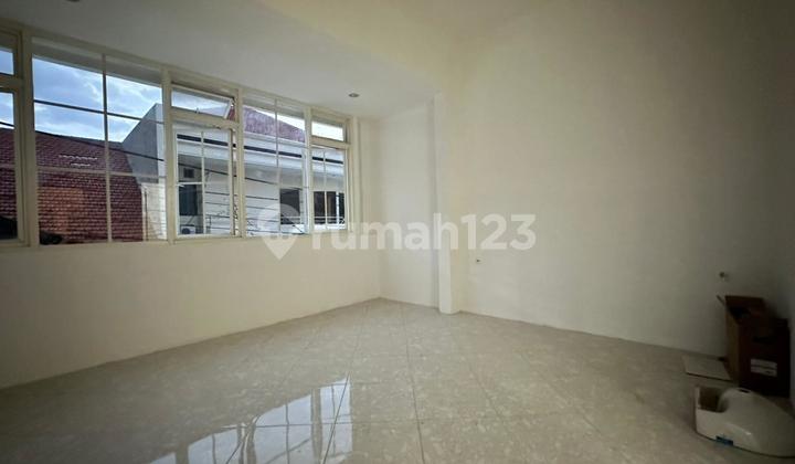 Ready-to-Occupy Rental House - Mojoklangru Wetan Rare - Spacious - Strategic 2