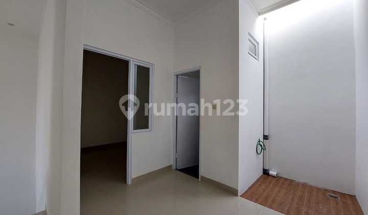Rumah Murah Bagus Rapi Siap Huni di Limus Pratama 6