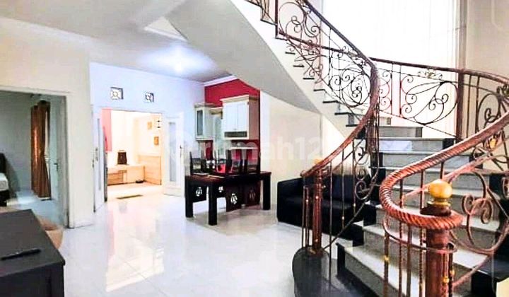 Rumah Tenggilis Utara 2