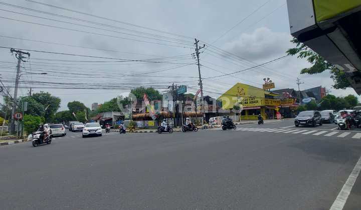 Strategic Location House & Business Place in Yogyakarta City, Main Road Hook 2 Mukajl. Colonel Sugiono & Sisingamangaraja Street 2
