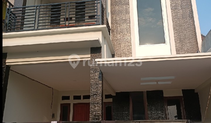 Rumah Minimalis 2 lantai di Pondok ungu permai bekasi