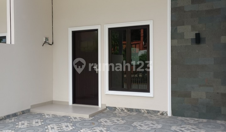 Rumah 2 lantai di Pinggir jalan Utama Perumahan Pesona Anggrek Bekasi barat 2