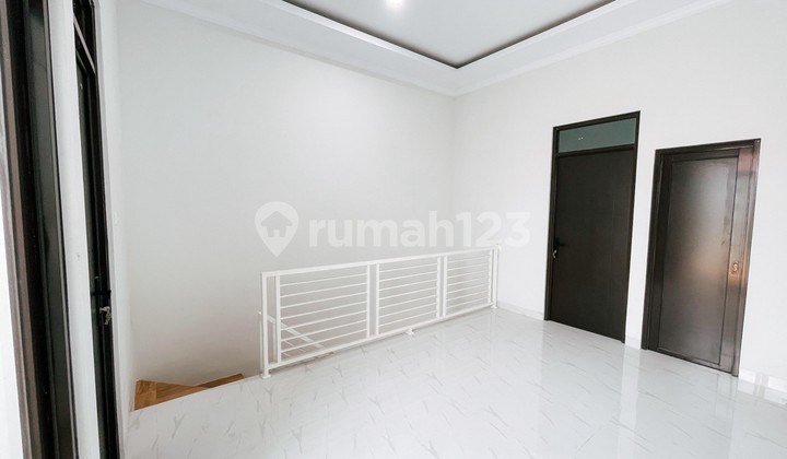 Rumah 2 lantai Minimalis harga Nego di sektor v PUP 2