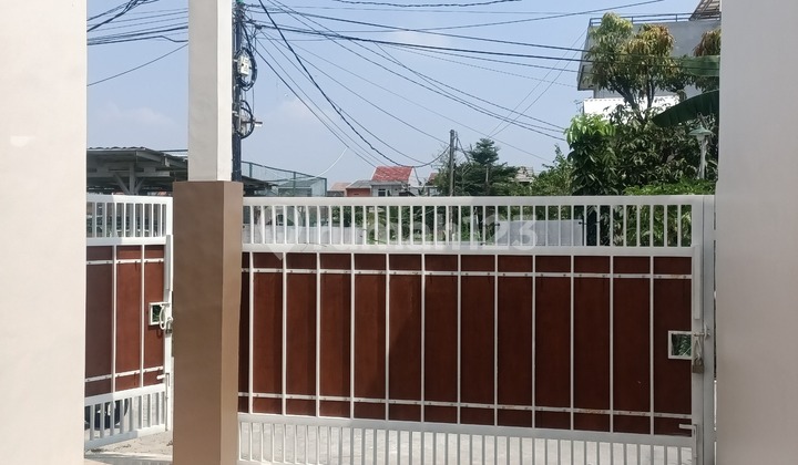 Rumah Cantik Minimalis depan rumah fasum di sektor v PUP 2