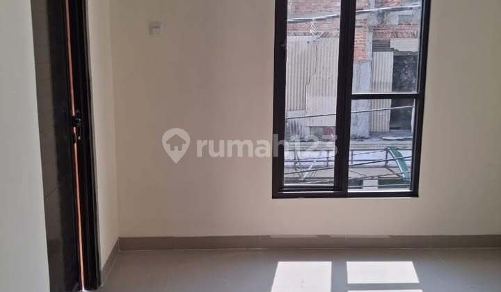 2-Story House Ready to Occupy, Eligible for Mortgage, in Sector V PUP. 2