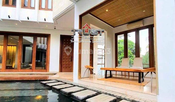 Rumah Mewah Artistik Dengan Kolam Renang di Pondok Indah 2