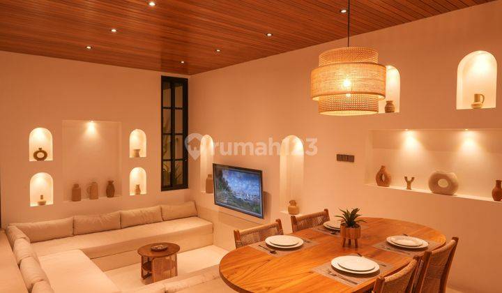 Luxury Villa for Sale in Bali, Close to Canggu, Luxury Interior 1