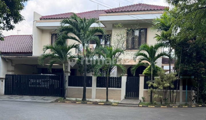 Rumah asri siap huni di Bintaro, Tangerang Selatan